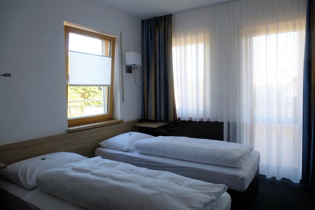 Blaue Traube Hotel Gebenbach Bagian luar foto